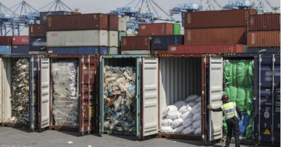 马来西亚将55个化学及塑料废料集装箱退回来源国