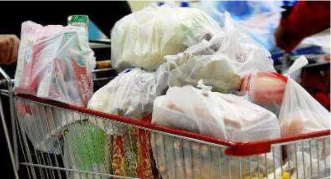 买9种商品送6个塑料袋，实施4个月，“限塑令”还是一纸空文？